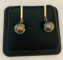 Load image into Gallery viewer, 14KYG Bar Stud Earring with Tahitian Pearl Dangle

